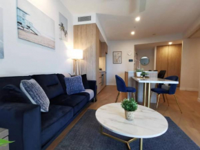 2 Bedroom Luxurious Service Apartment in Broadbeach Gold Coast with BEST Ocean View GC28